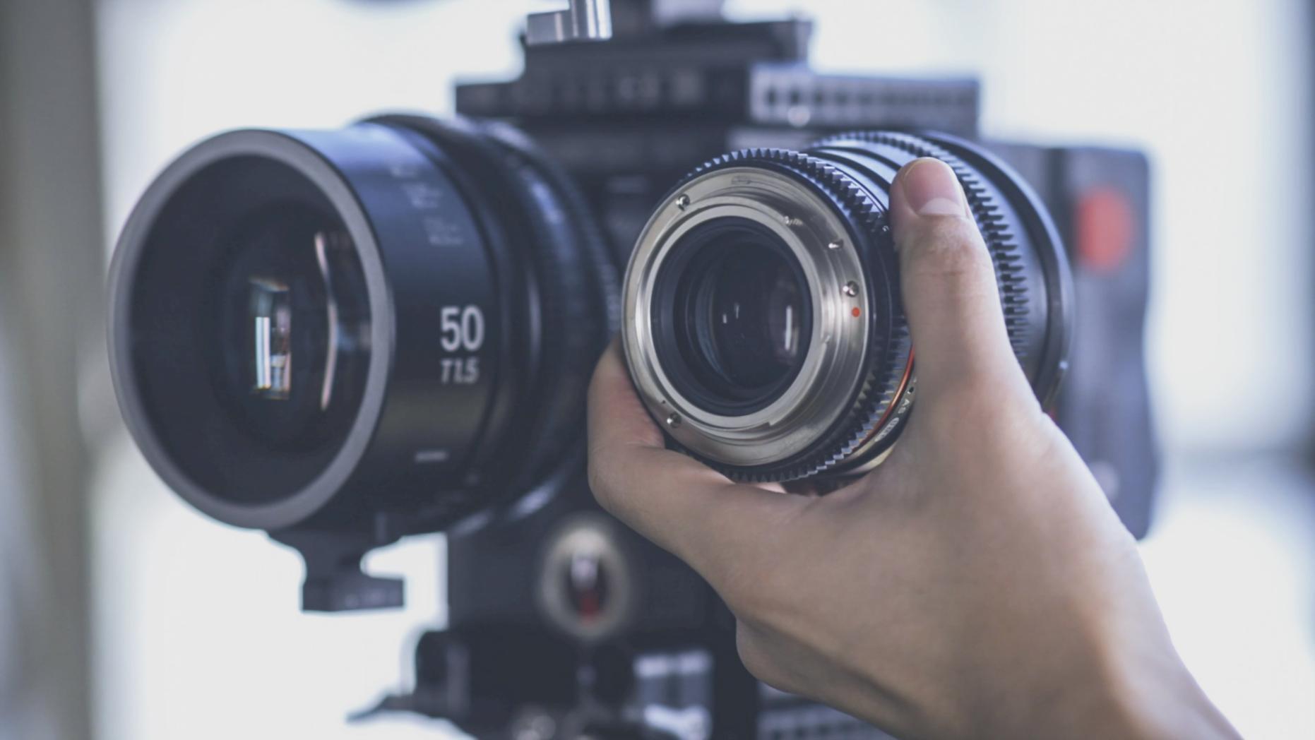 Premiere Pro vai DaVinci Resolve: kā mēs izvēlējāmies programmu uzņēmuma ikdienas darbam